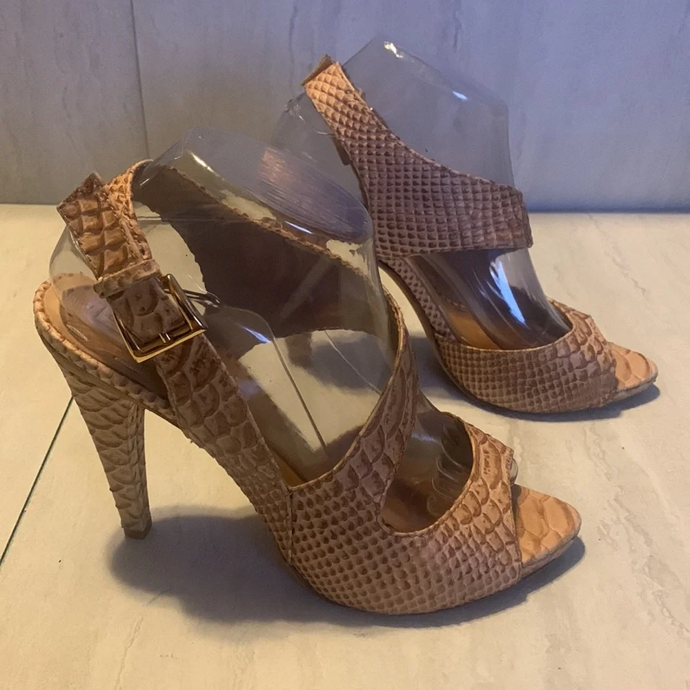 La Fenice Venezia Women's Brown Reptile Print Heelede Peep Toe Sandals Size 8.5 - Picture 4 of 15